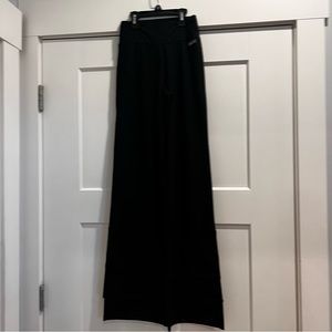 NWT Matilda Jane Finn pant black size small, never worn.